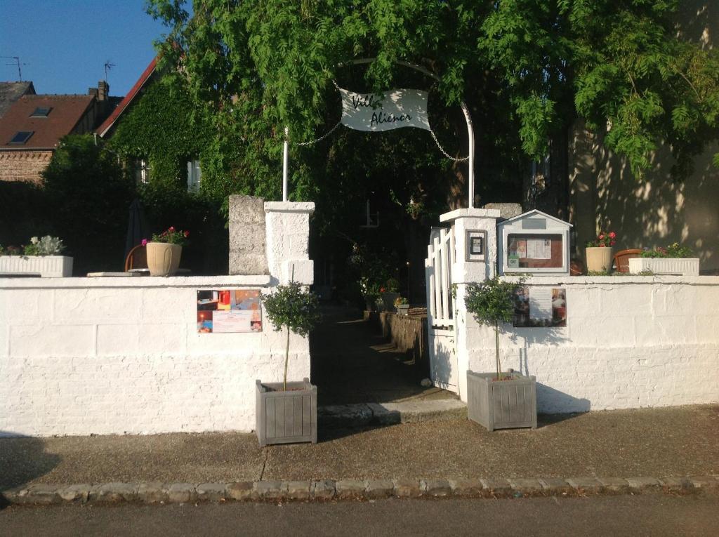 Chambres D'Hotes La Villa Alienor Les Andelys Εξωτερικό φωτογραφία